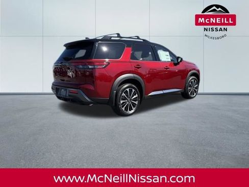 New 2026 Nissan Pathfinder Platinum AWD/4WD image 7