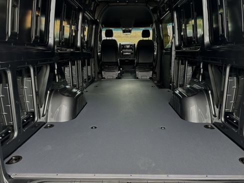 Used 2024 Mercedes-Benz Sprinter 3500 image 14