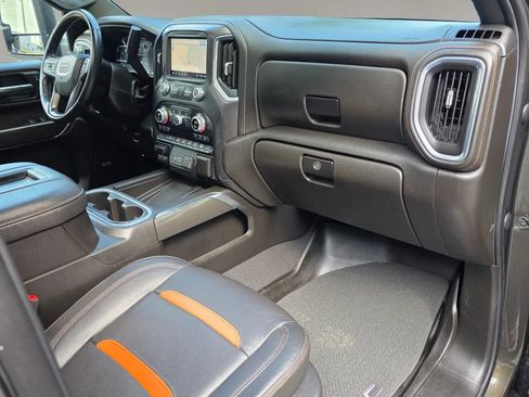 Used 2022 GMC Sierra 2500 AT4 w/ AT4 Preferred Package AWD/4WD image 34