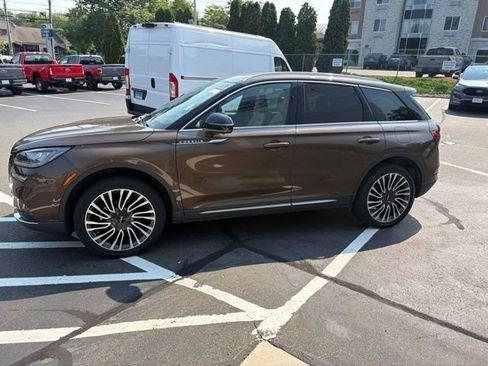 Used 2022 Lincoln Corsair Reserve w/ Equipment Group 201A AWD/4WD image 4