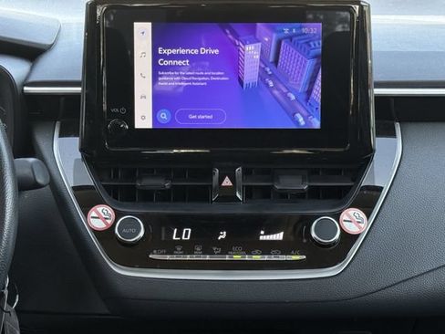Used 2025 Toyota Corolla LE FWD image 17