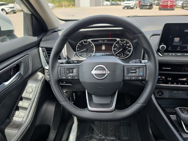 Used 2026 Nissan Rogue SV FWD image 10