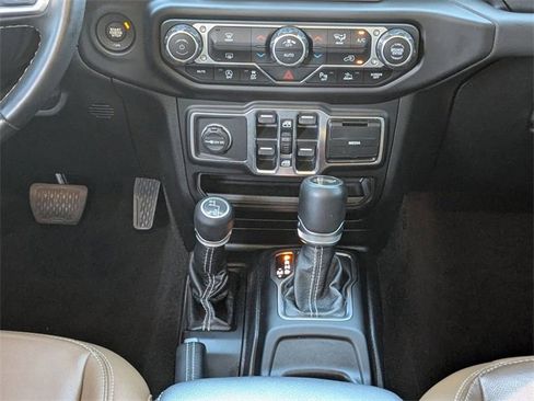 Used 2021 Jeep Wrangler Unlimited Sahara image 23
