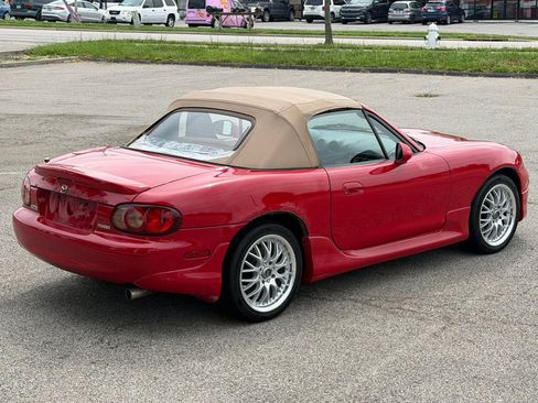 Used 2001 MAZDA MX-5 Miata RWD image 4