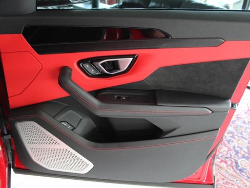 Used 2023 Lamborghini Urus S AWD/4WD image 13