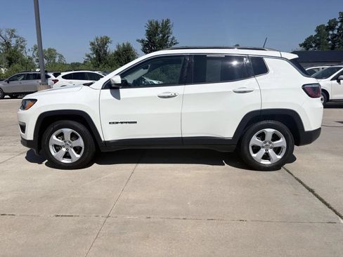 Used 2019 Jeep Compass Latitude FWD image 9