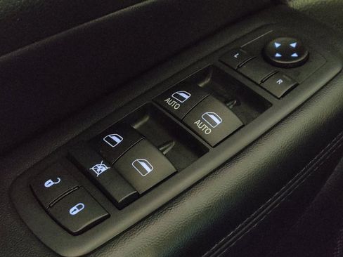 Used 2020 Jeep Grand Cherokee Altitude RWD image 27