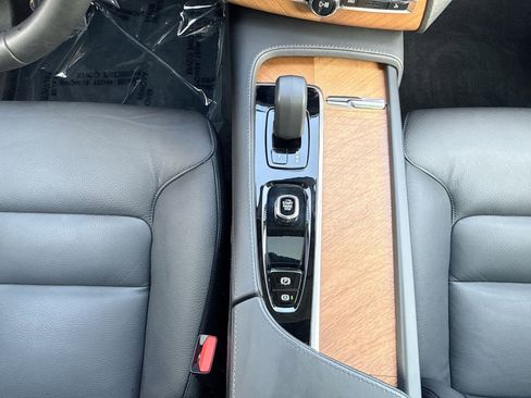 Used 2024 Volvo XC90 T8 Plus w/ Protection Package AWD/4WD image 22