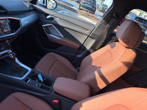 Certified 2025 Audi Q3 2.0T Premium Plus w/ Premium Plus Package image 31