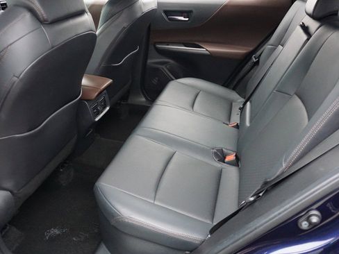 Used 2021 Toyota Venza Limited image 30