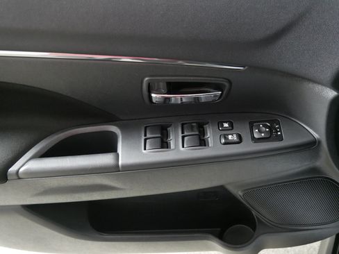 Used 2025 Mitsubishi Outlander Sport ES AWD/4WD image 19