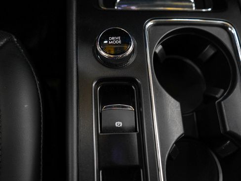 Used 2025 Lincoln Corsair AWD w/ Equipment Group 101A image 25