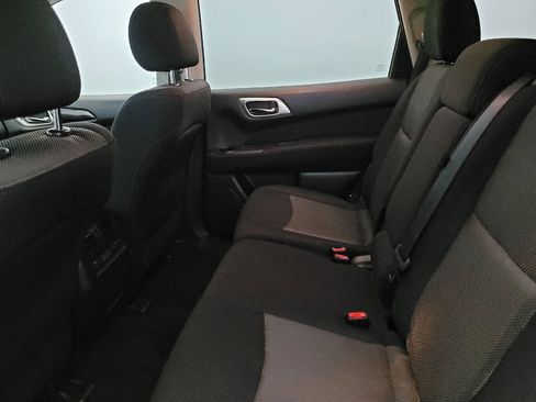 Used 2017 Nissan Pathfinder SV AWD/4WD image 18