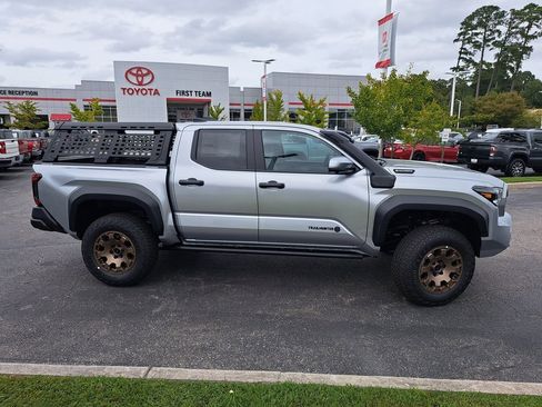 New 2025 Toyota Tacoma Trailhunter image 5