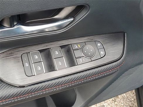 Certified 2025 Nissan Kicks SR image 6