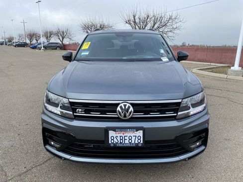Used 2020 Volkswagen Tiguan SE R-Line image 2