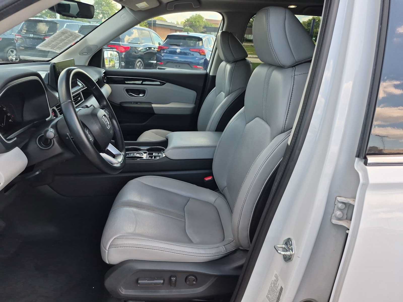 Certified 2024 Honda Pilot Touring image 15