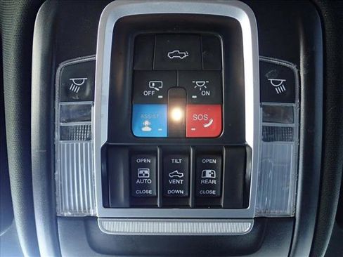 Used 2024 RAM 3500 Limited AWD/4WD image 24