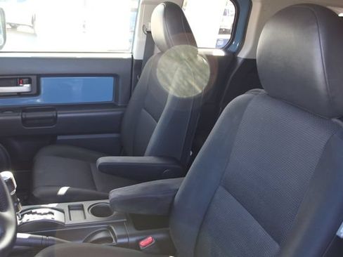Used 2011 Toyota FJ Cruiser 4WD w/ Upgrade Pkg image 48
