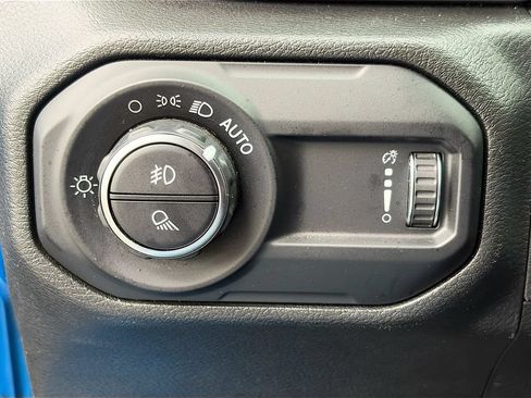 Used 2023 Jeep Gladiator Sport AWD/4WD image 10