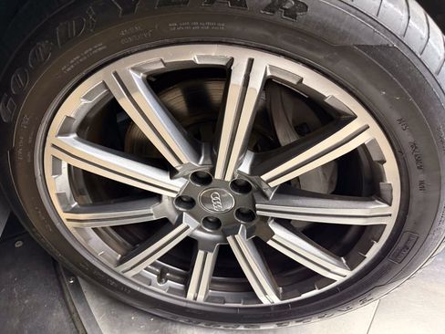 Used 2018 Audi Q7 3.0T Premium Plus AWD/4WD image 27