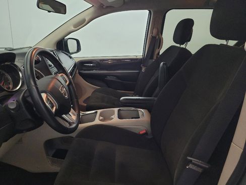 Used 2015 Dodge Grand Caravan SXT w/ Rear Park Assist Package FWD image 17