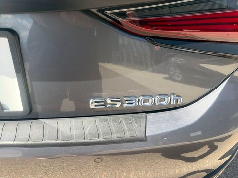 Used 2019 Lexus ES 300h w/ Premium Package FWD image 10
