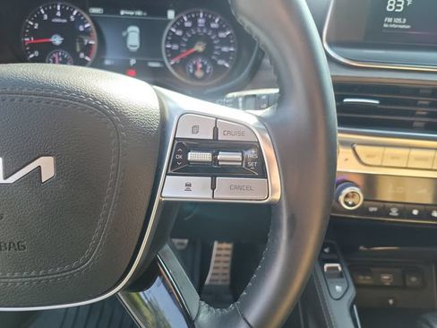 Used 2022 Kia Telluride SX w/ Towing Package FWD image 25