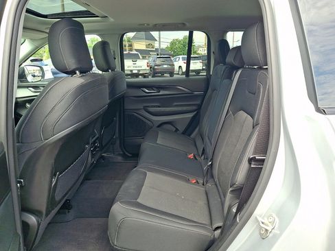 Used 2023 Jeep Grand Cherokee Laredo w/ Luxury Tech Group I AWD/4WD image 20