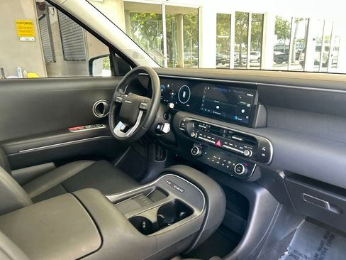 Used 2026 Hyundai Palisade SEL FWD image 24