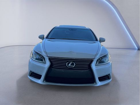 Used 2014 Lexus LS 460 w/ Comfort Package image 2