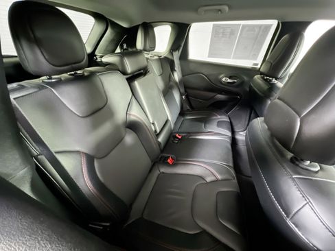 Used 2022 Jeep Cherokee Trailhawk w/ Premium Leather Package image 25