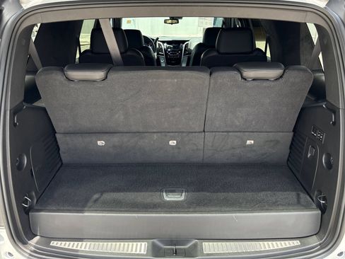 Used 2020 Cadillac Escalade Platinum RWD image 13