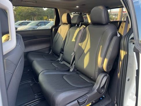New 2026 Kia Carnival SX w/ SX Dark Edition Package FWD image 36
