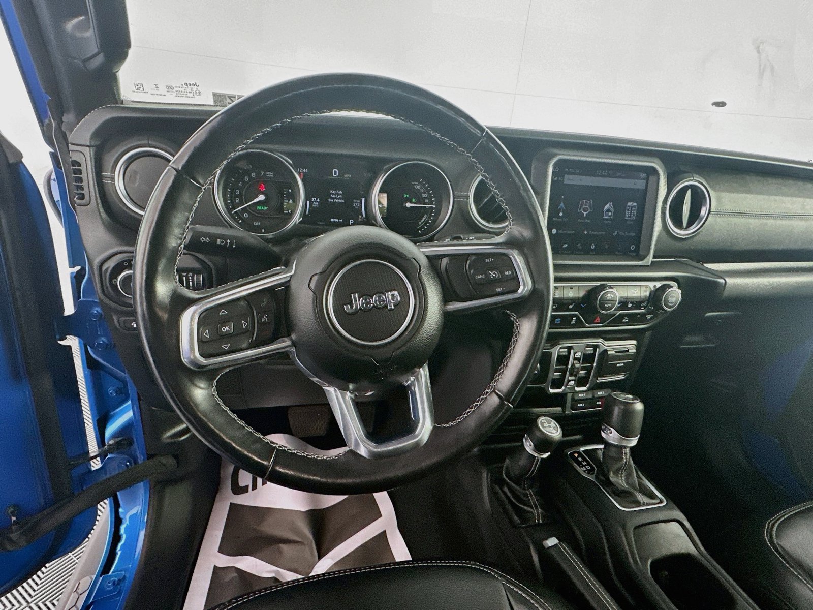 Used 2022 Jeep Wrangler Unlimited Sahara w/ Cold Weather Group AWD/4WD image 11