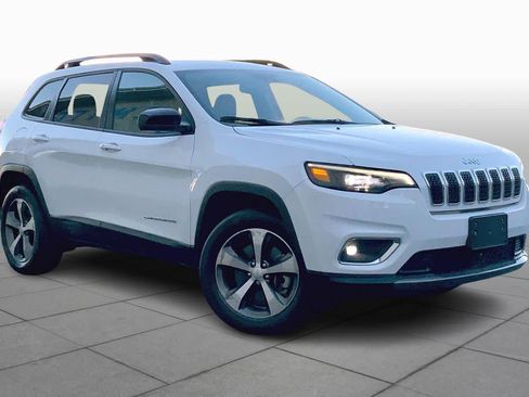 Used 2022 Jeep Cherokee Limited w/ Mopar Interior Package image 3