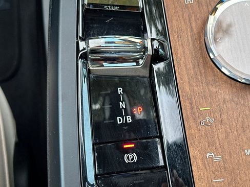 Certified 2023 BMW iX xDrive50 w/ Premium Package image 29