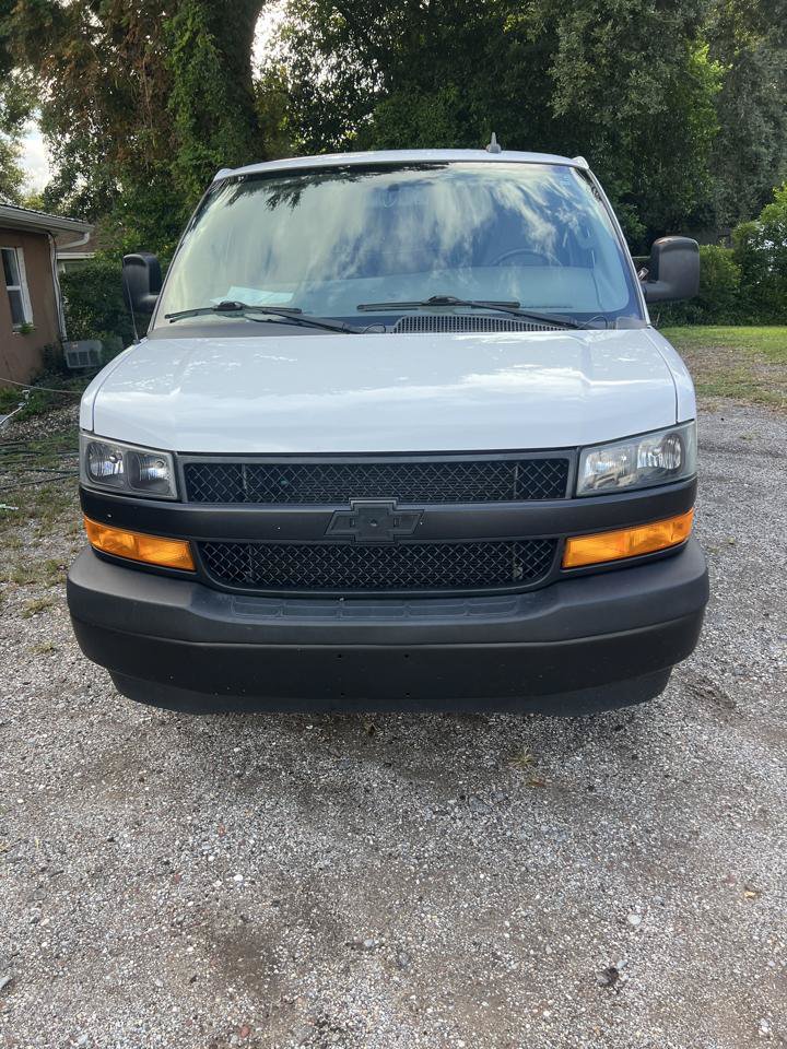 Used 2022 Chevrolet Express 3500 LS RWD image 3