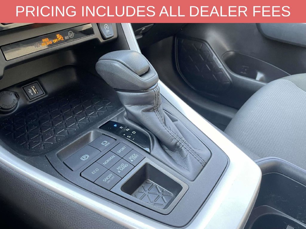 Used 2025 Toyota RAV4 XLE AWD/4WD image 40
