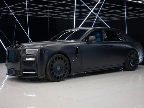 Used 2023 Rolls-Royce Phantom Sedan image 4