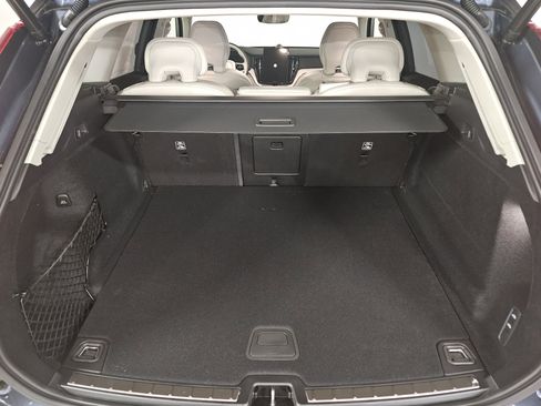 New 2026 Volvo XC60 B5 Ultra w/ Climate Package image 18