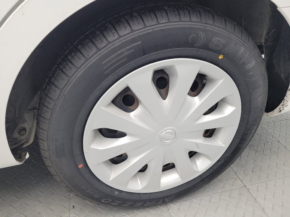 Used 2019 Nissan Versa SV FWD image 31