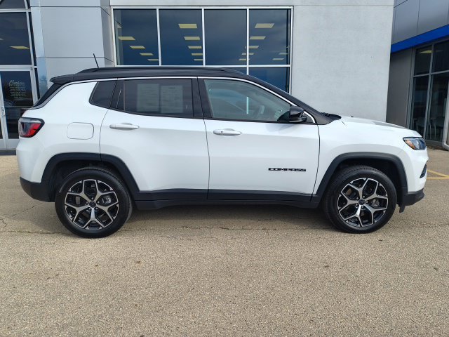 Used 2025 Jeep Compass Limited AWD/4WD image 4