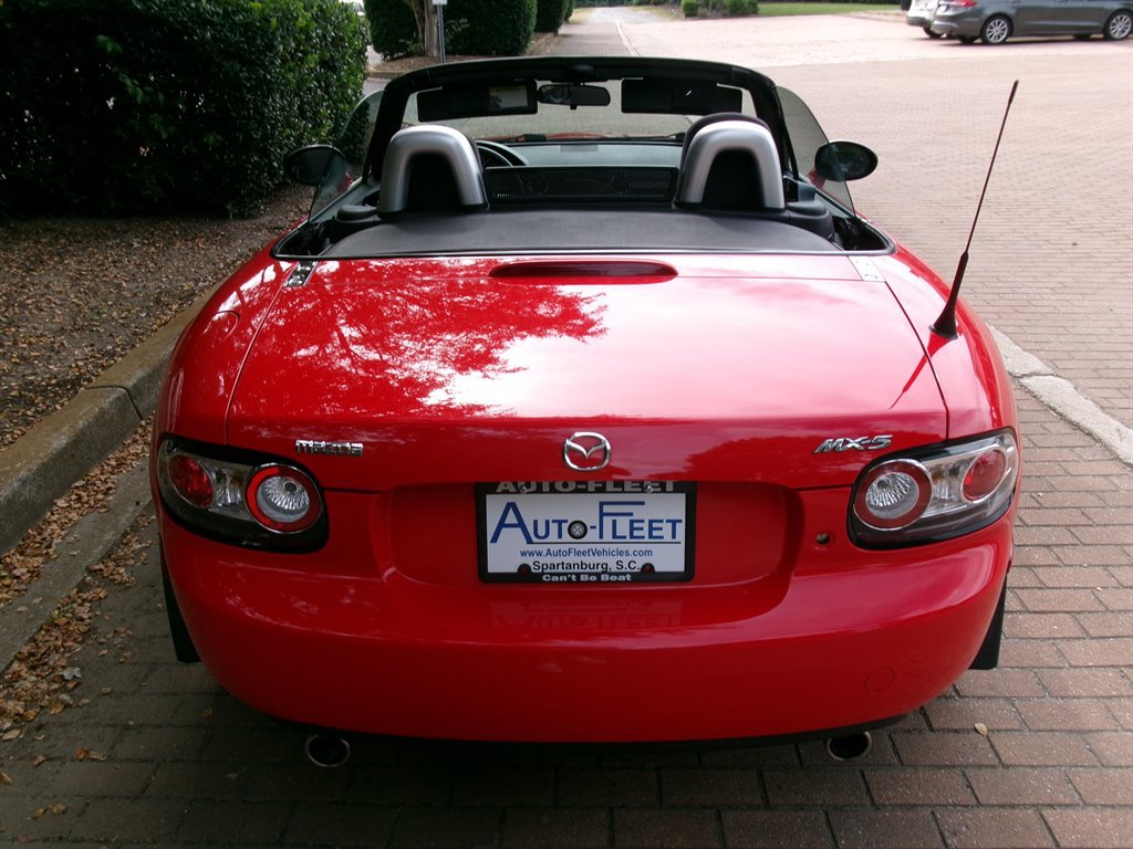 Used 2006 MAZDA MX-5 Miata Sport RWD image 7