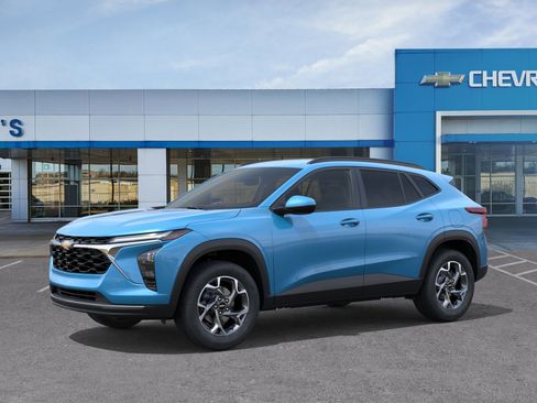 New 2026 Chevrolet Trax LT FWD image 2