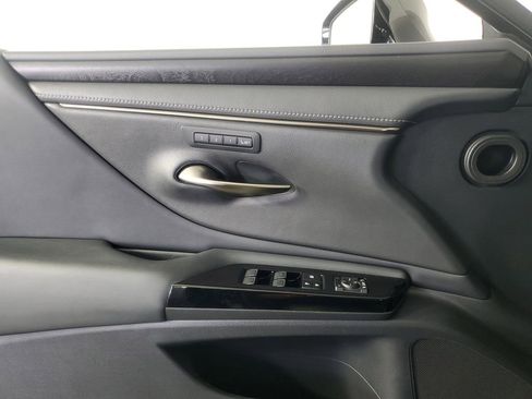 Used 2022 Lexus ES 300h w/ Premium Package image 29