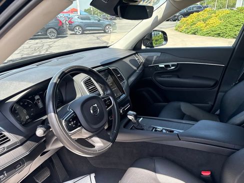 Used 2020 Volvo XC90 T6 Momentum AWD/4WD image 16