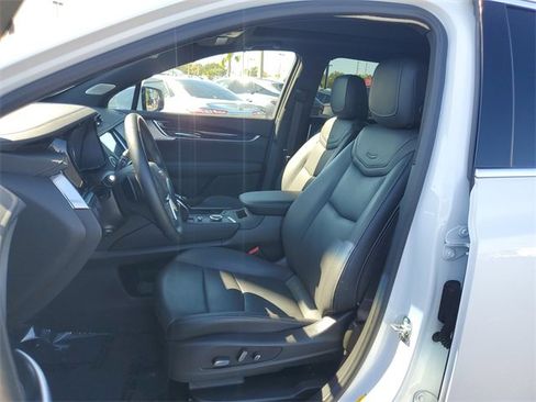 Used 2025 Cadillac XT5 Premium Luxury image 14