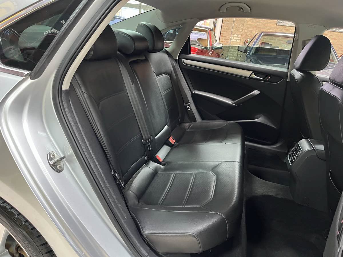 Used 2013 Volkswagen Passat 2.5 SE FWD image 23
