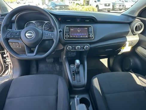 New 2025 Nissan Kicks Play S image 17